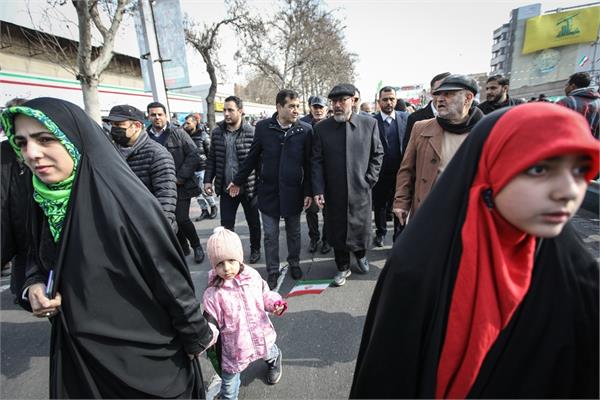 حضور رئیس بنیاد مستضعفان در راهپیمایی یوم الله 22 بهمن 5