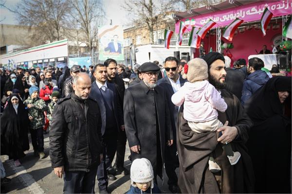 حضور رئیس بنیاد مستضعفان در راهپیمایی یوم الله 22 بهمن 3