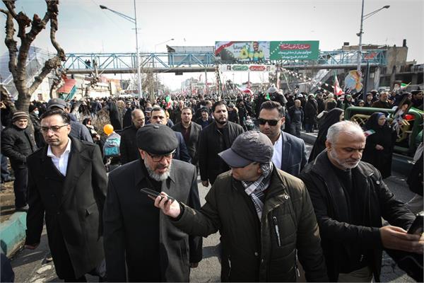 حضور رئیس بنیاد مستضعفان در راهپیمایی یوم الله 22 بهمن 17